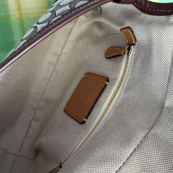 Soho Flap Bag In Regenerative Leather - Picture 12 of 13